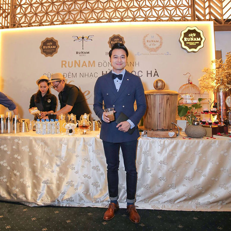 Brands at Loversongs Night Ho Ngoc Ha 2017